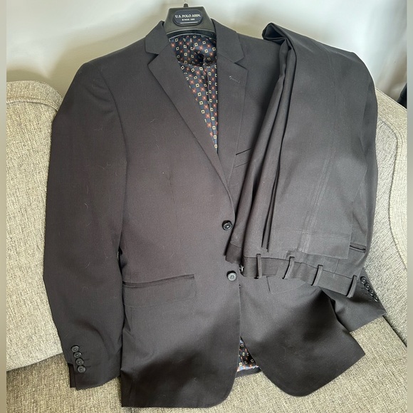 U.S. Polo Assn. Suit - Picture 1 of 4
